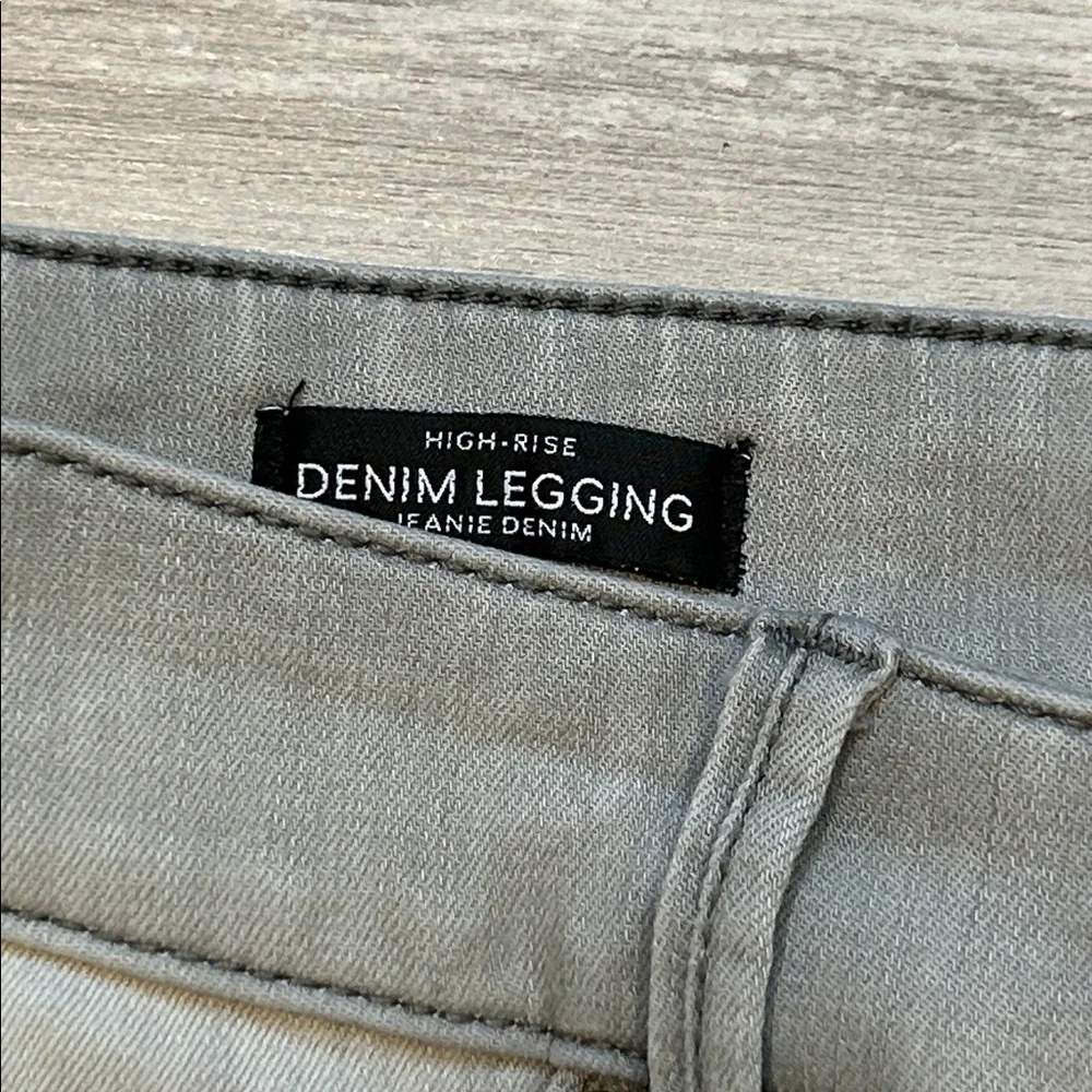 WHBM skinny fit legging jegging jeans size medium